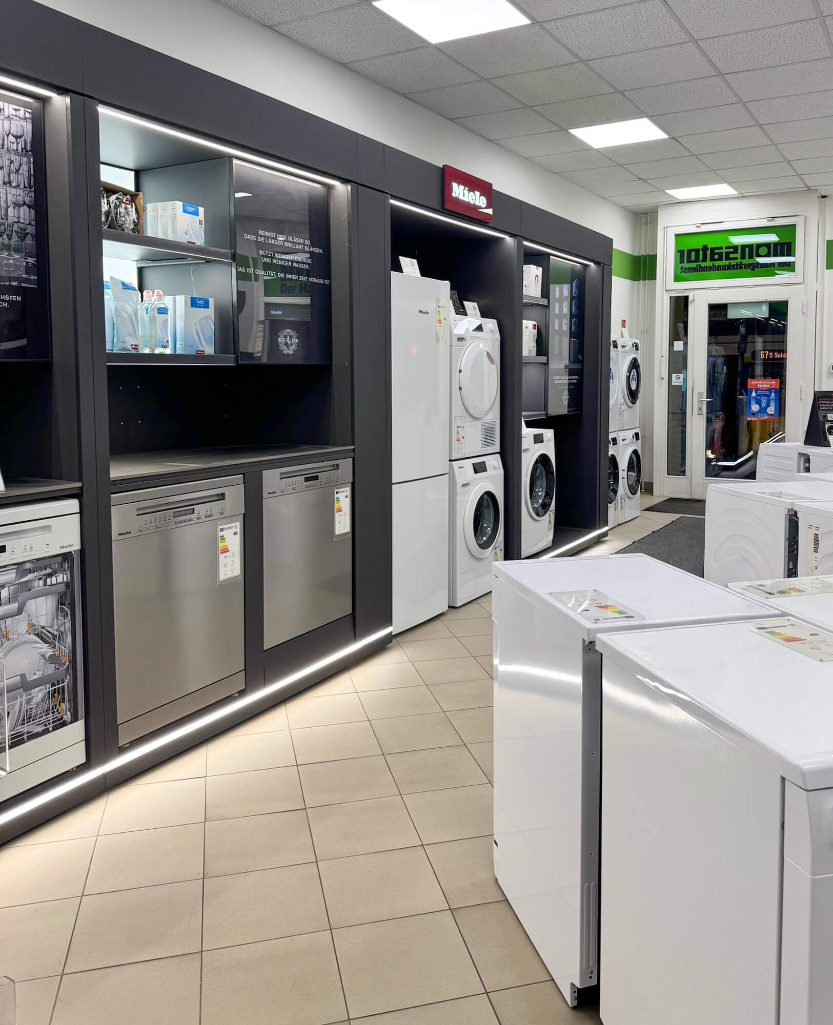 Monsator Hausgeraete Ausstellung