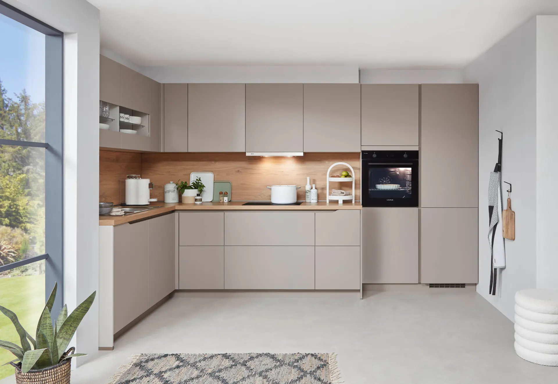 Moderne Kuechen Nobilia Senso L-Kueche modern Beige